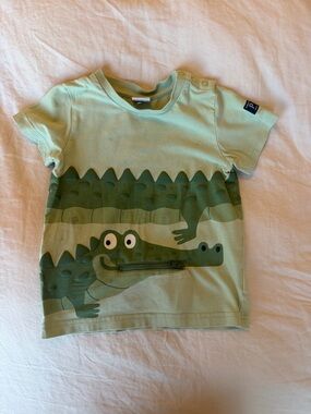 Polarn O Pyret t shirt 1.5-2T Kids Green Crocodile Graphic Tee